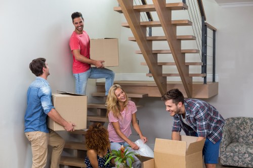 Removal truck hire for local house moves in Harringay