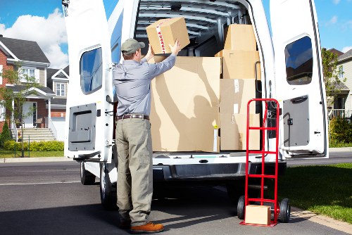 Truck relocation support for flats and houses near Harringay
